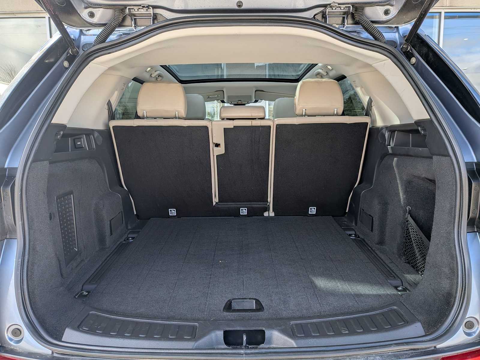 Thumbnail: 2020 Land Rover Discovery Sport - 33