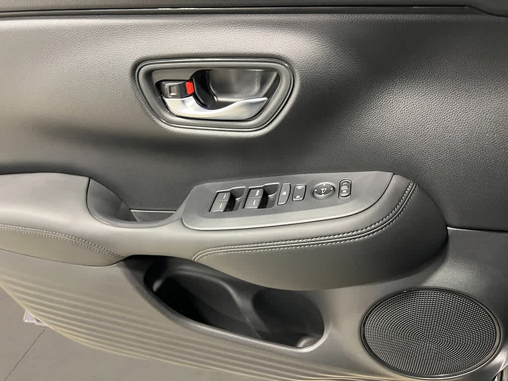 2025 Honda HR-V LX 12