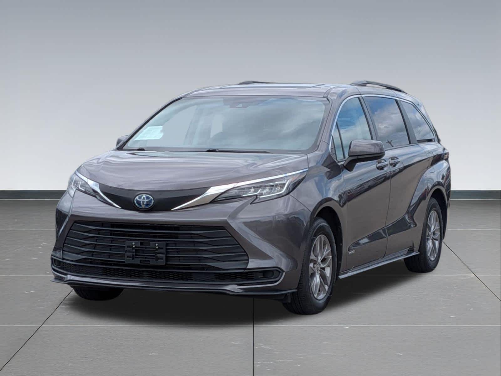 Thumbnail: 2021 Toyota Sienna - 9