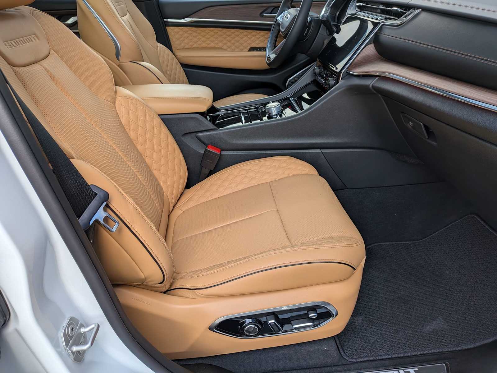 Thumbnail: 2025 Jeep Grand Cherokee - 22