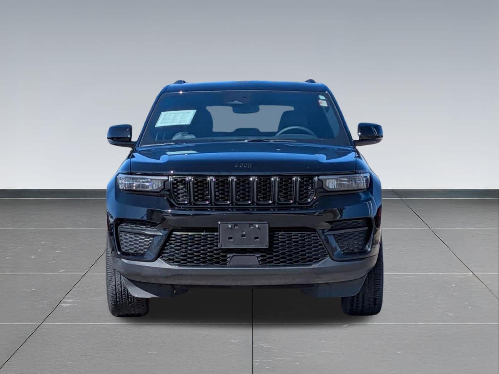 Thumbnail: 2023 Jeep Grand Cherokee - 8