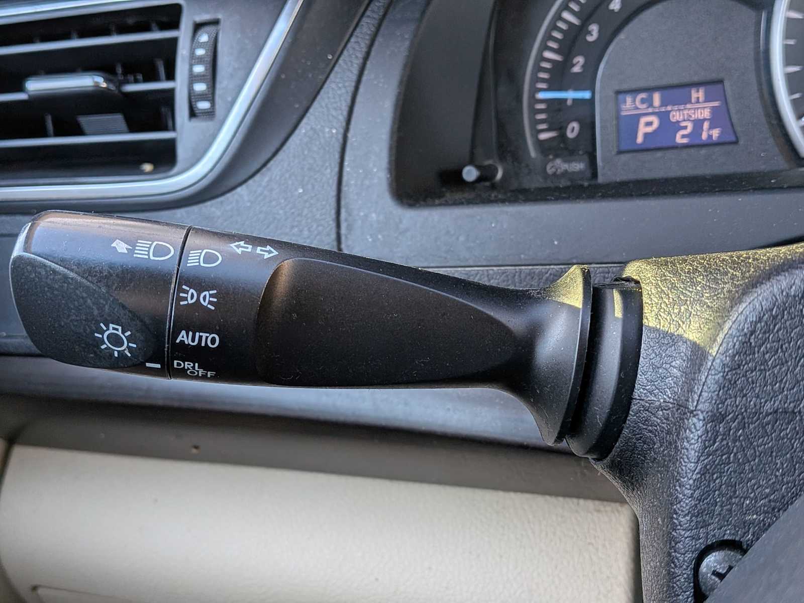 Thumbnail: 2015 Toyota Camry - 24