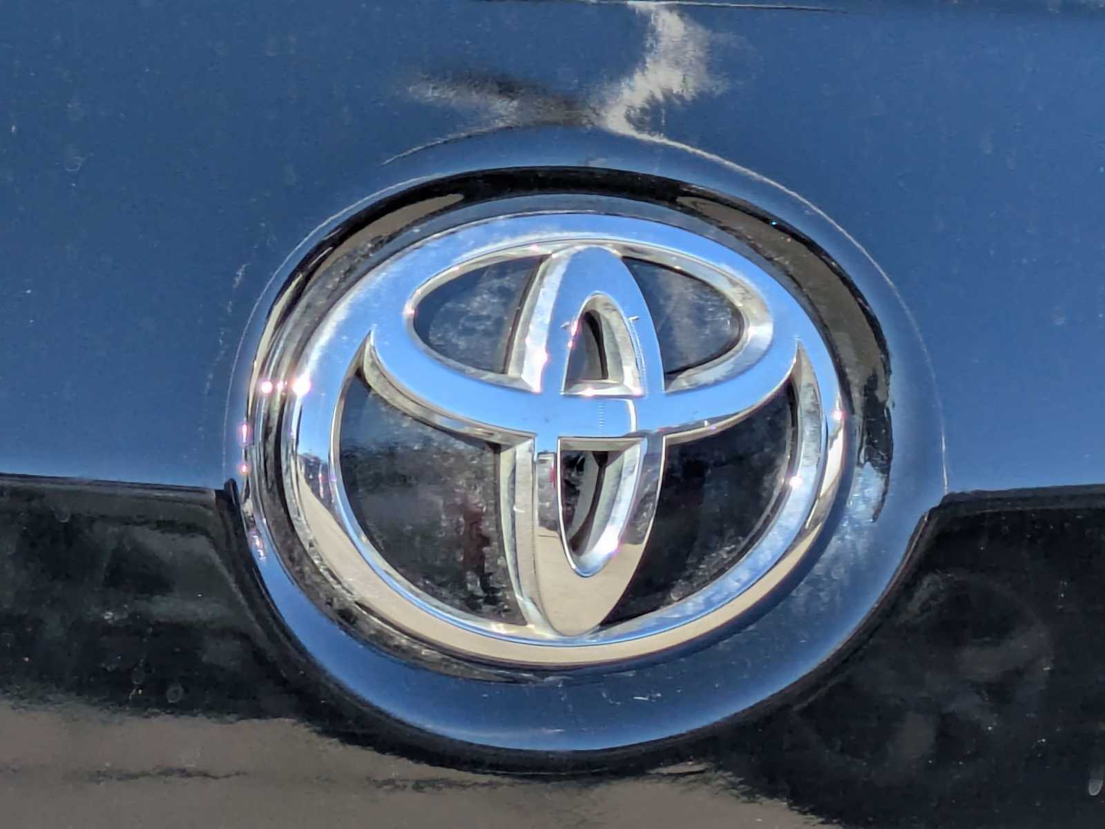 Thumbnail: 2018 Toyota Sienna - 11