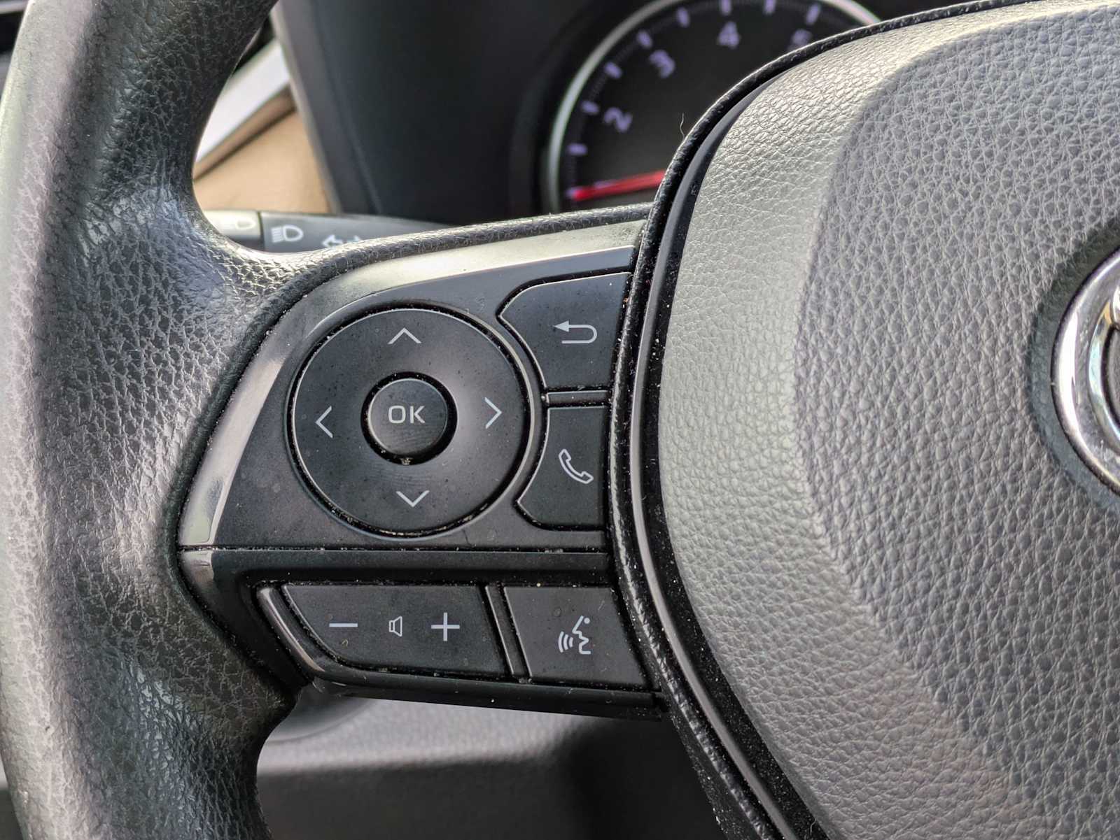 Thumbnail: 2020 Toyota RAV4 - 21