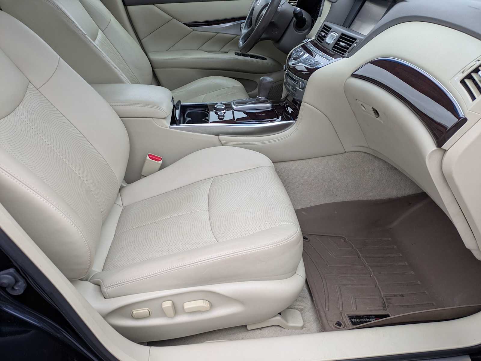 Thumbnail: 2016 INFINITI Q70 - 22