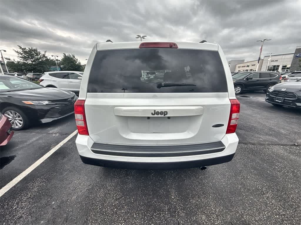 Thumbnail: 2016 Jeep Patriot - 5
