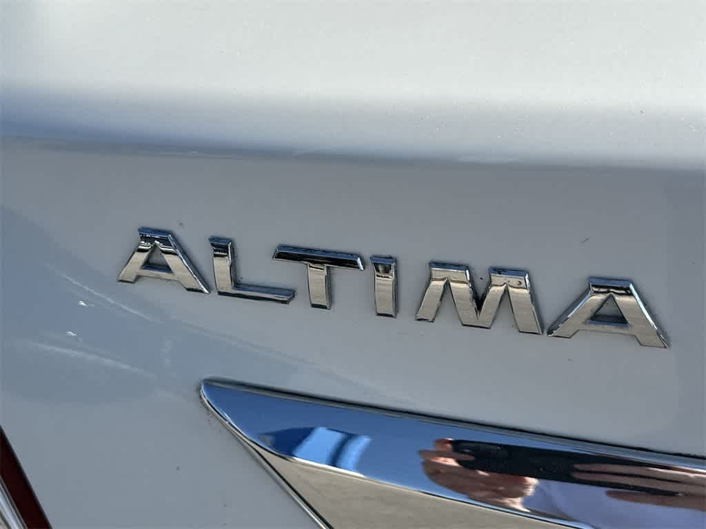 Thumbnail: 2013 Nissan Altima - 18