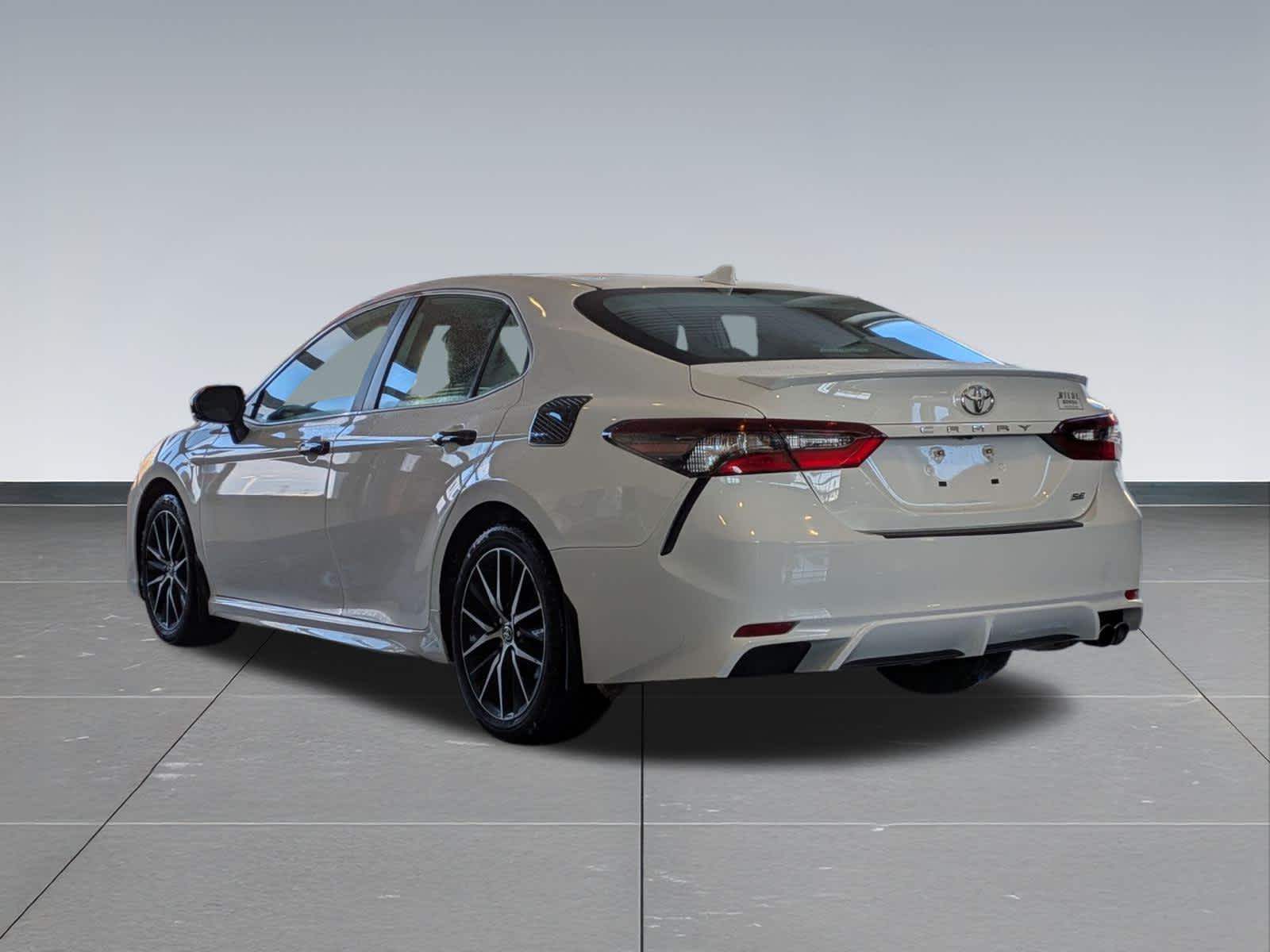 Thumbnail: 2022 Toyota Camry - 4