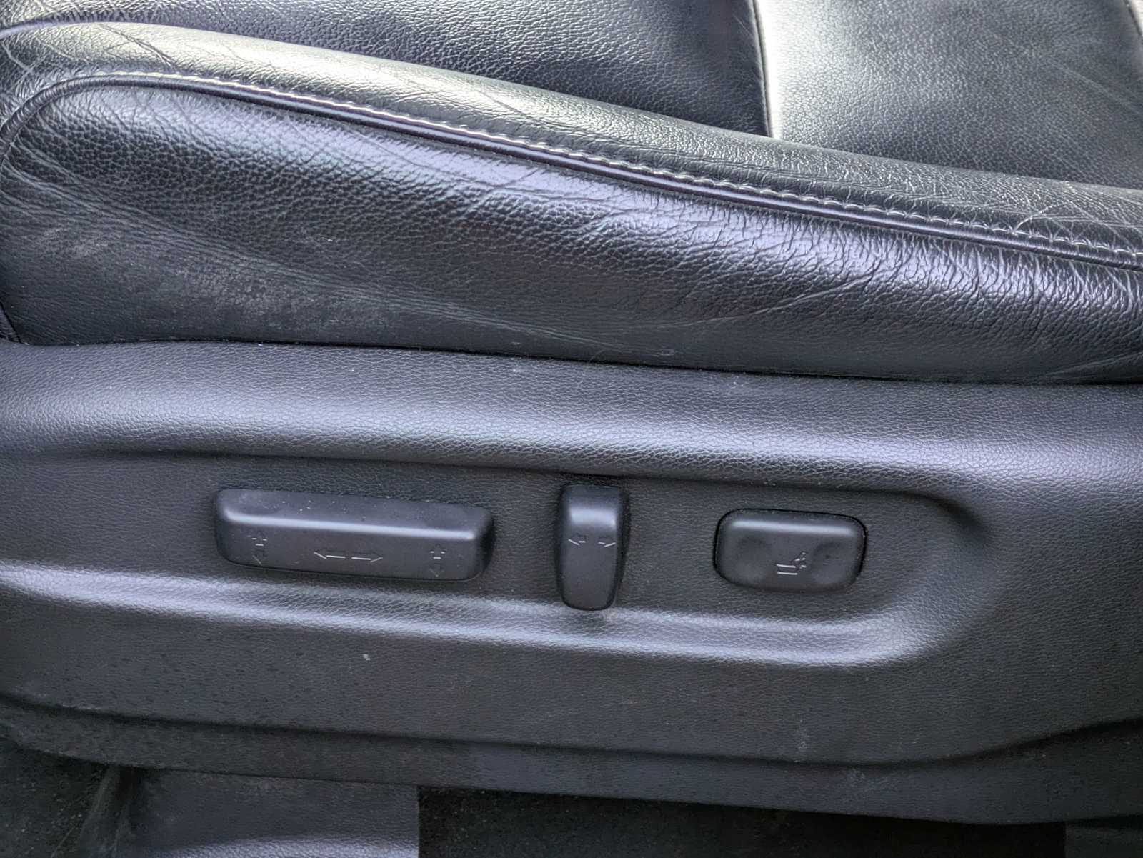 Thumbnail: 2017 Honda Pilot - 16