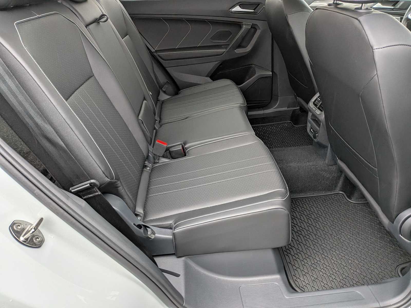 Thumbnail: 2024 Volkswagen Tiguan - 19