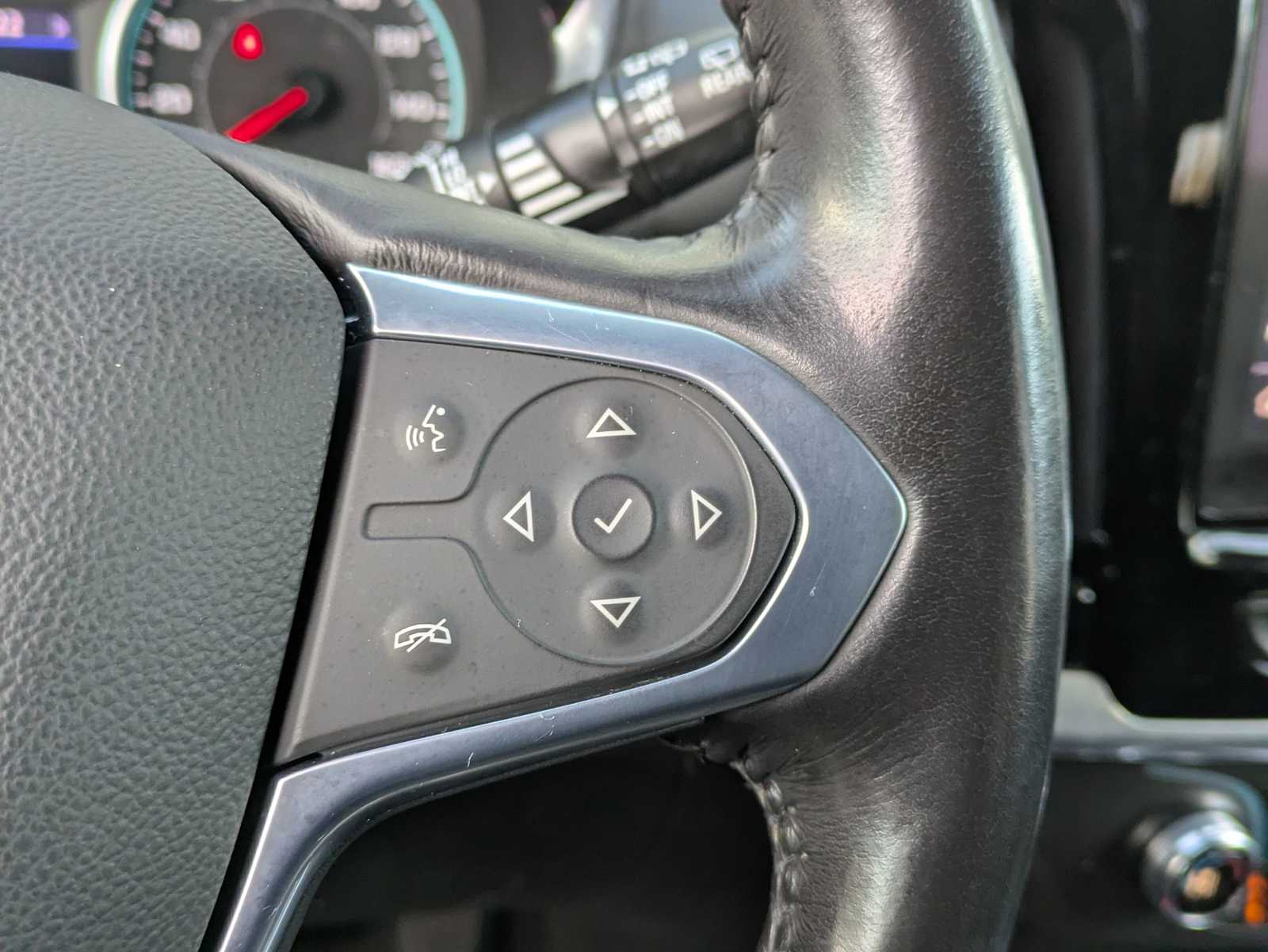 Thumbnail: 2021 Chevrolet Traverse - 23