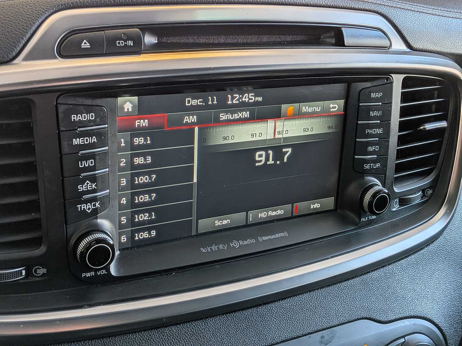 Thumbnail: 2018 Kia Sorento - 27