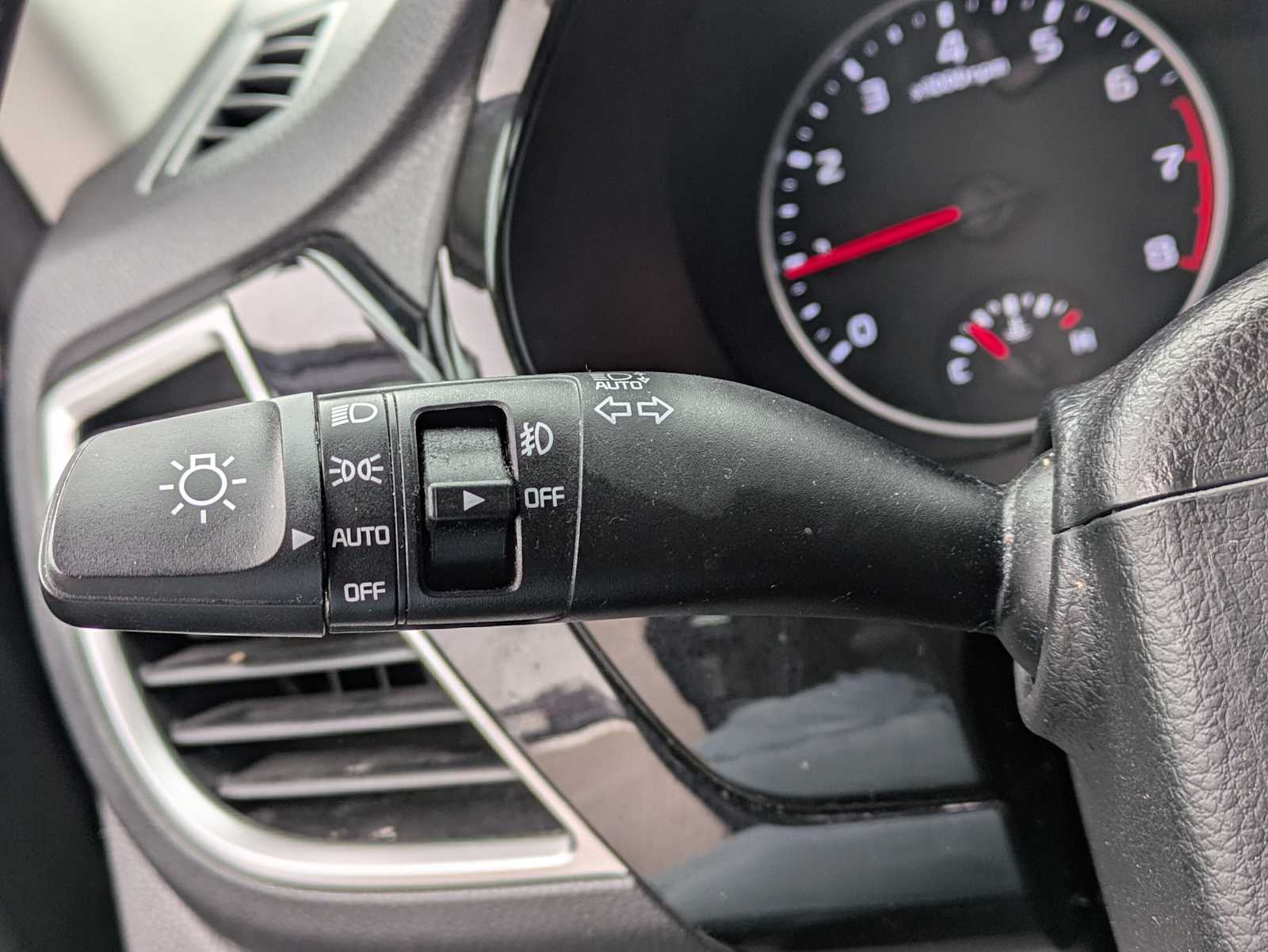 Thumbnail: 2023 Kia Seltos - 27