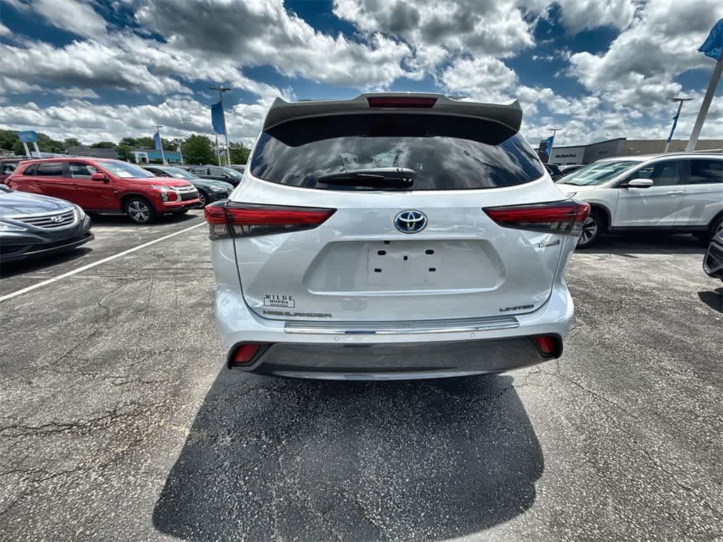 Thumbnail: 2022 Toyota Highlander - 5
