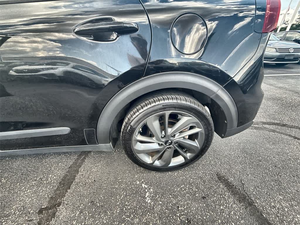 Thumbnail: 2017 Kia Niro - 13