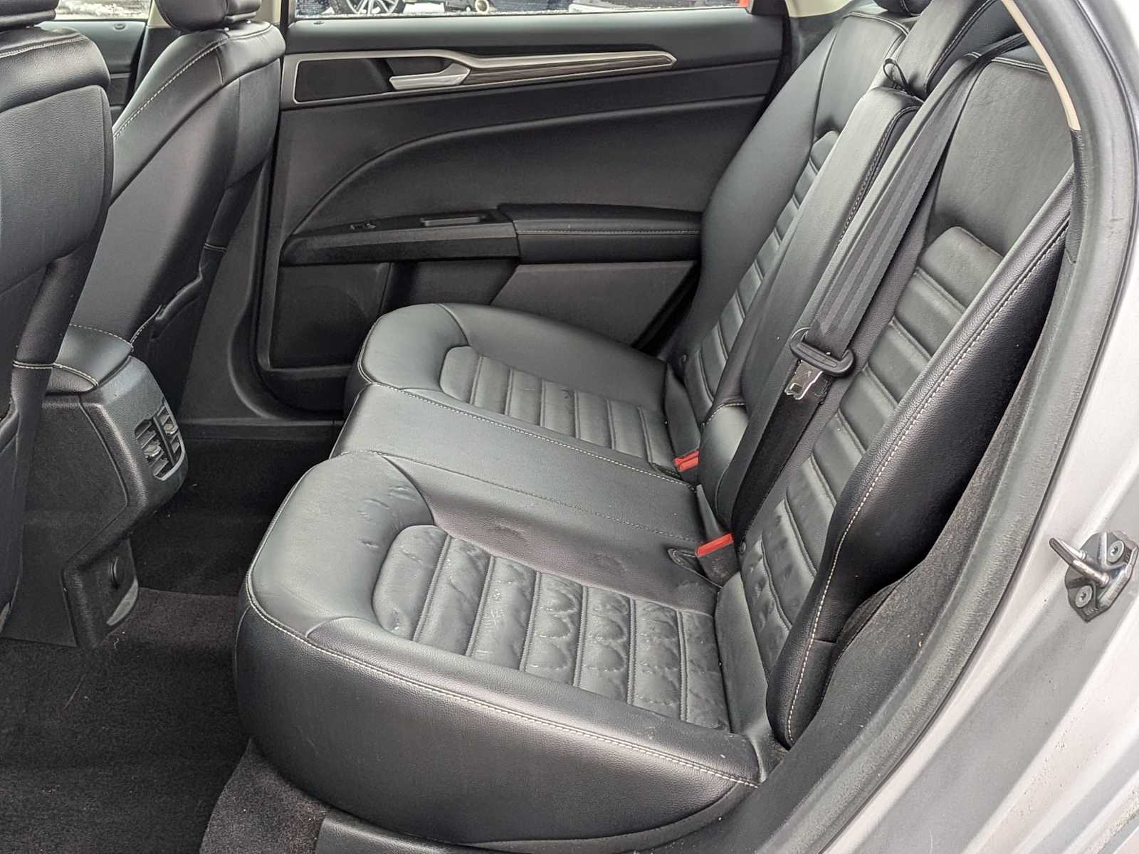 Thumbnail: 2017 Ford Fusion - 18