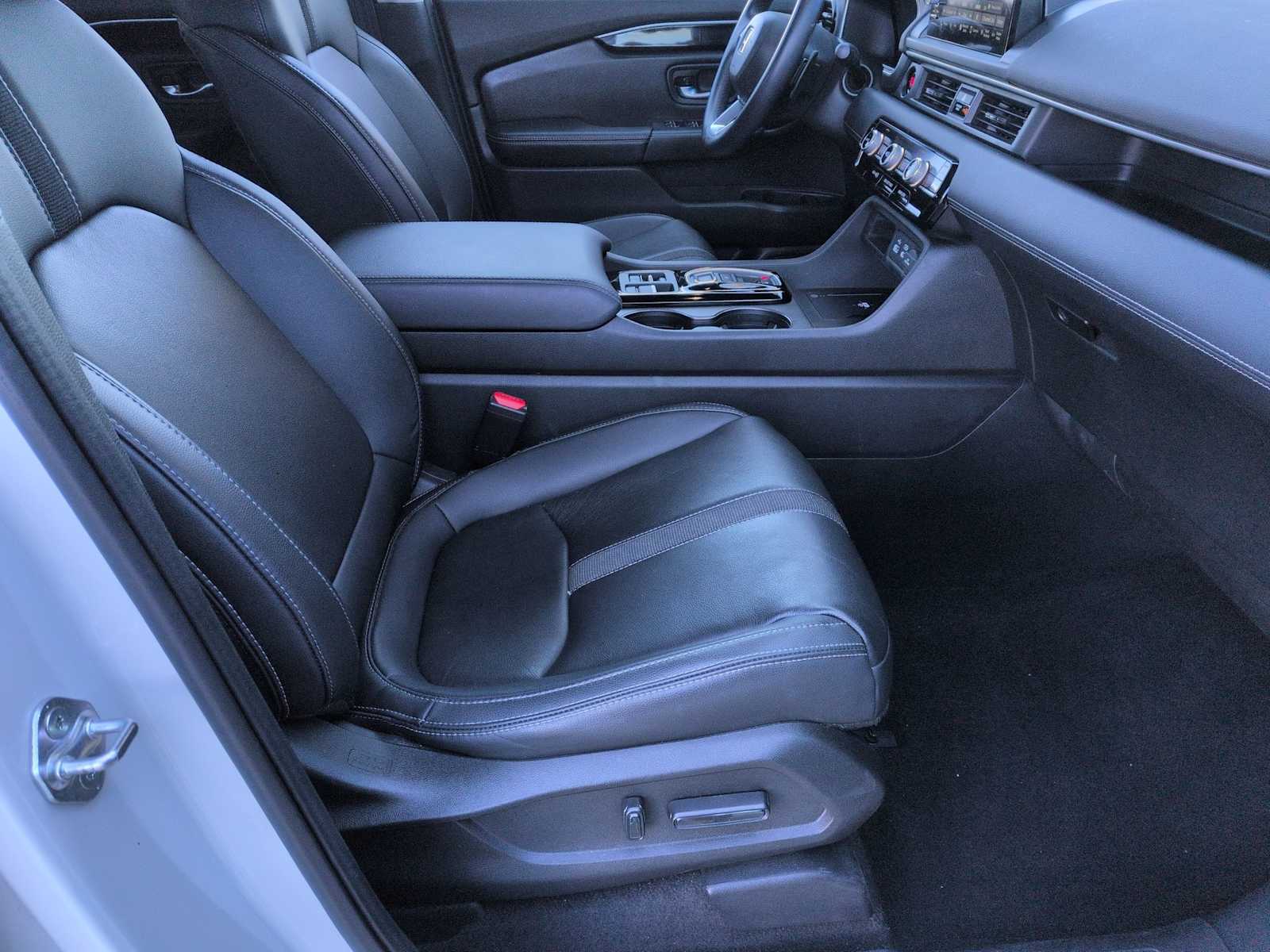 Thumbnail: 2023 Honda Pilot - 21