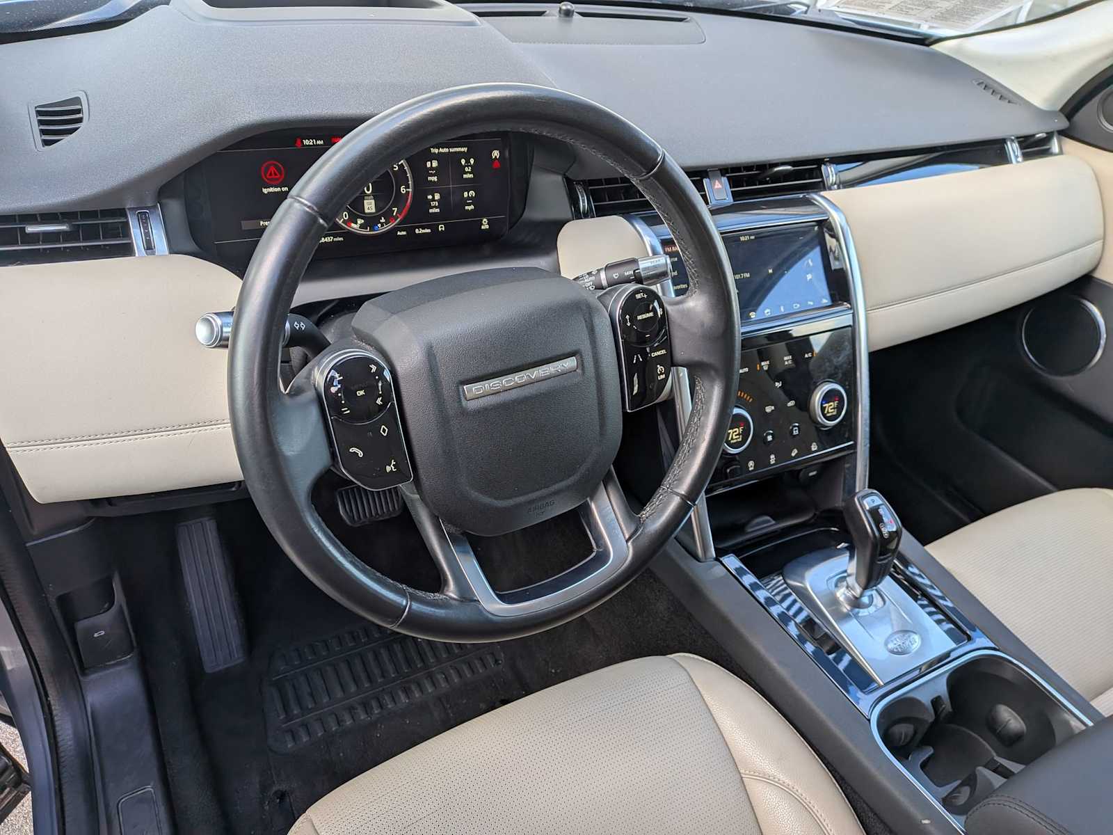 Thumbnail: 2020 Land Rover Discovery Sport - 14