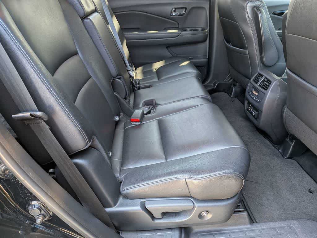 Thumbnail: 2017 Honda Pilot - 29