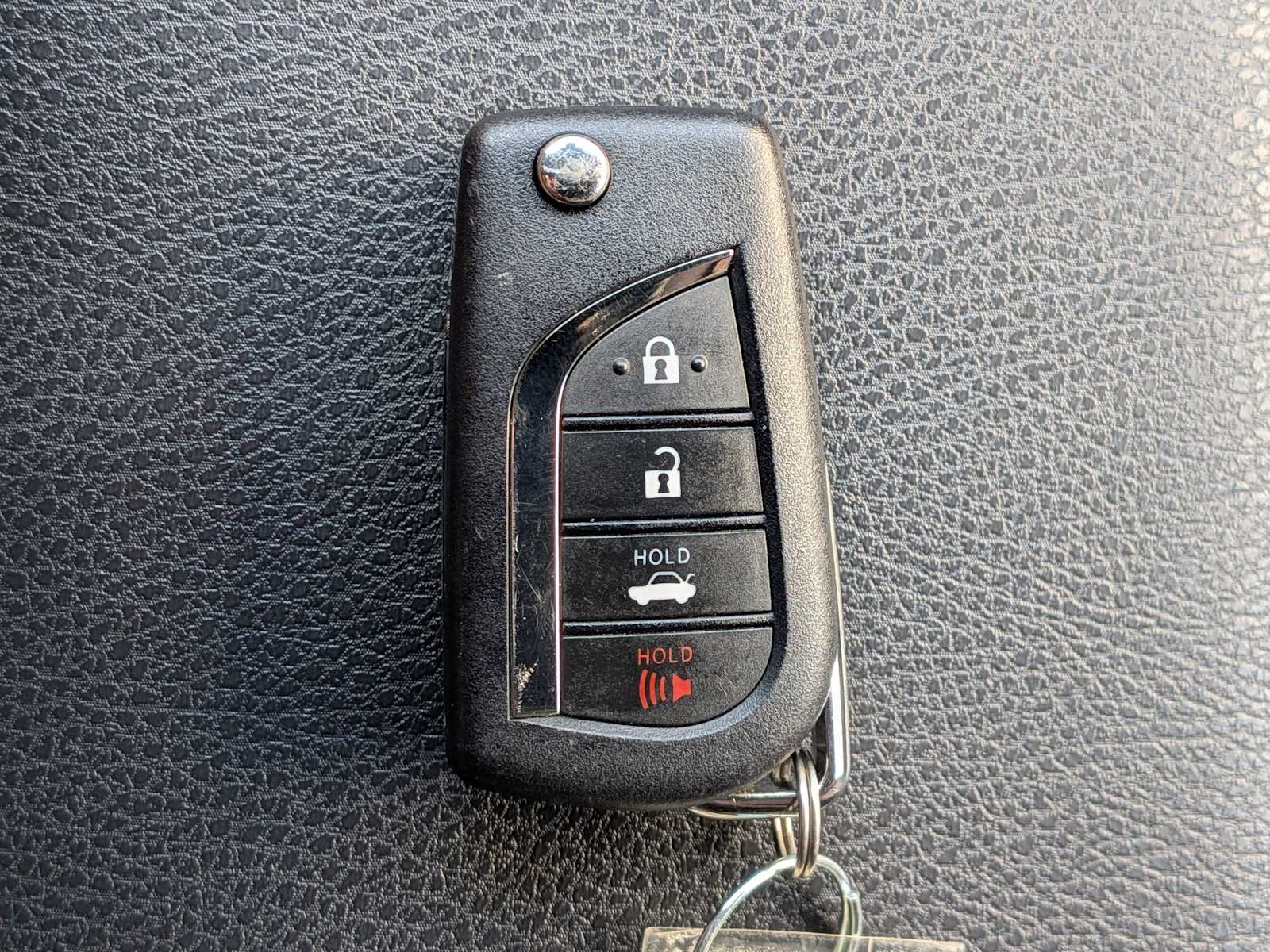 Thumbnail: 2018 Toyota Camry - 31