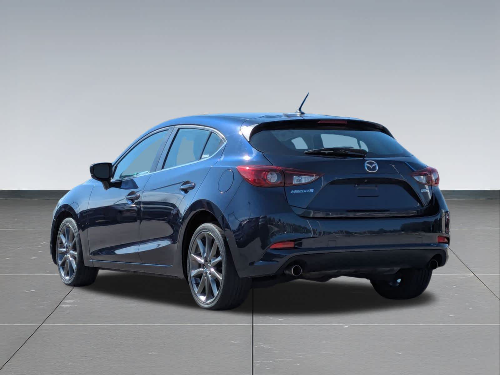 2018 Mazda Mazda3 Touring photo 4