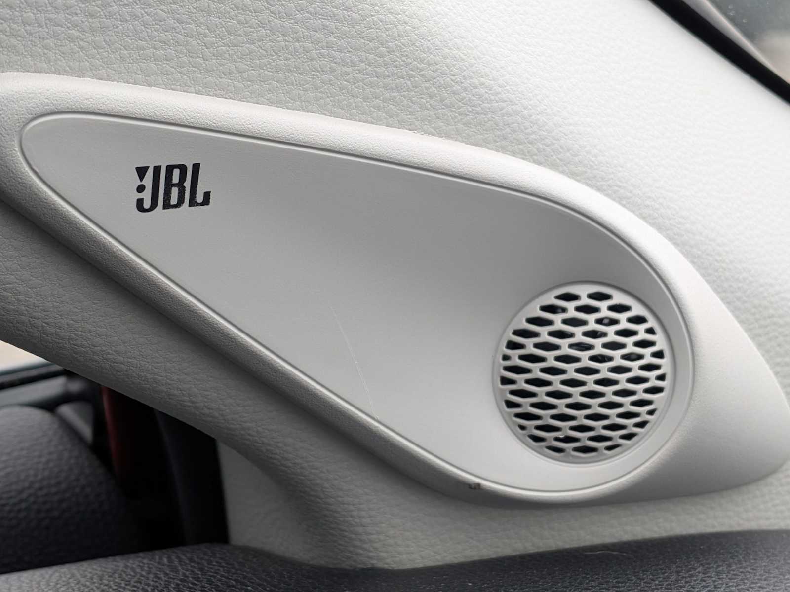 Thumbnail: 2022 Toyota Corolla Cross - 33