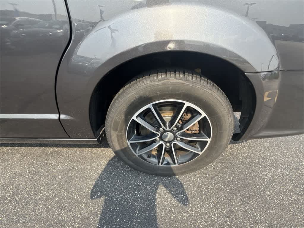 Thumbnail: 2018 Dodge Grand Caravan - 13