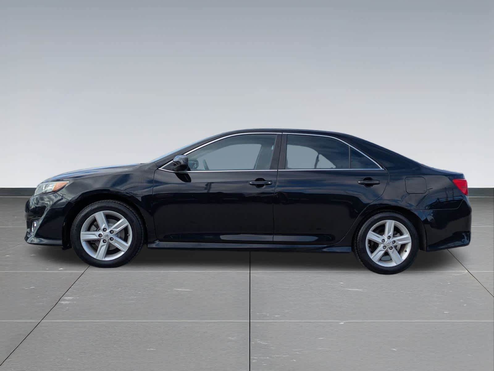 Thumbnail: 2014 Toyota Camry - 3