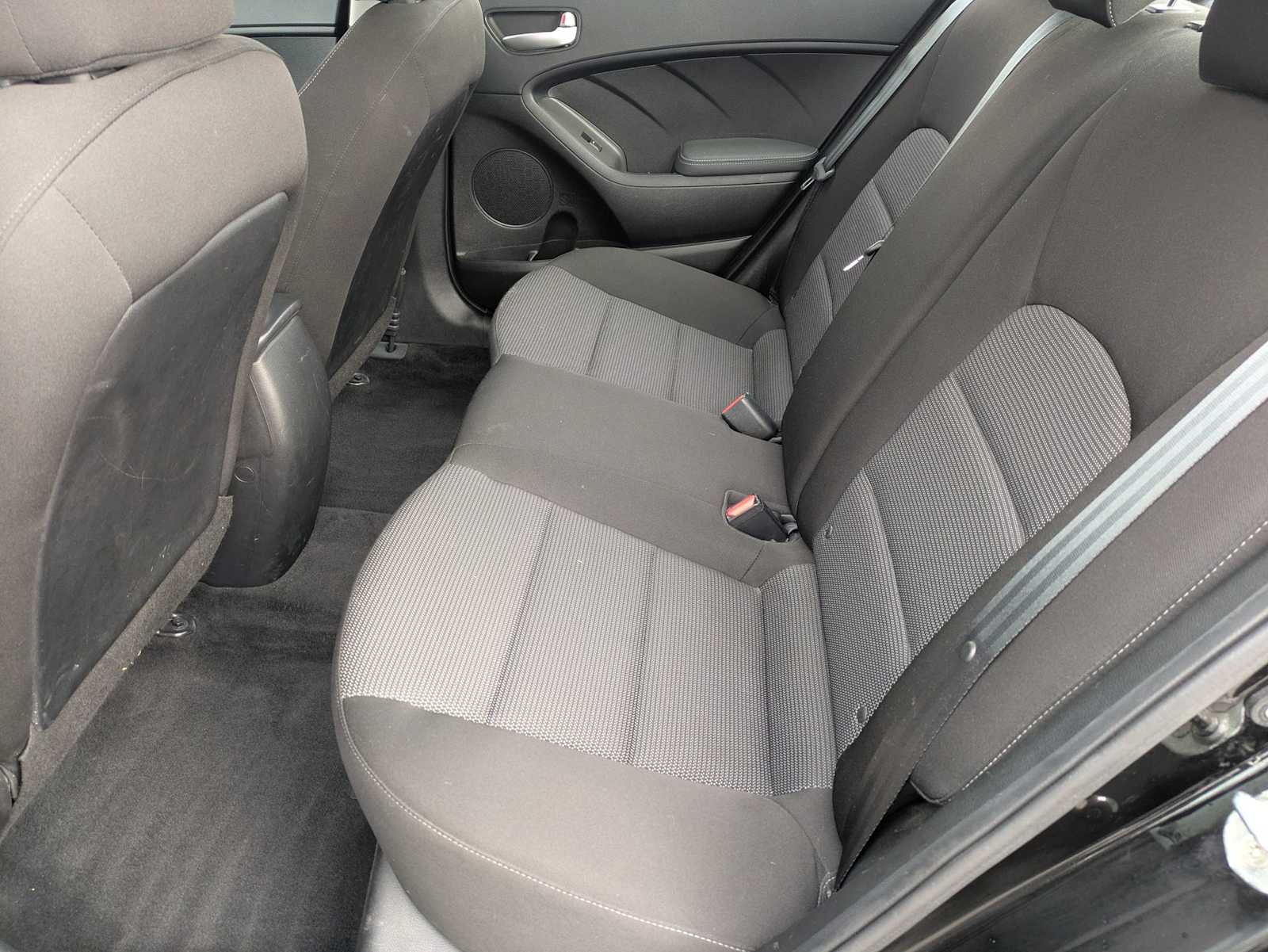 Thumbnail: 2017 Kia Forte - 19