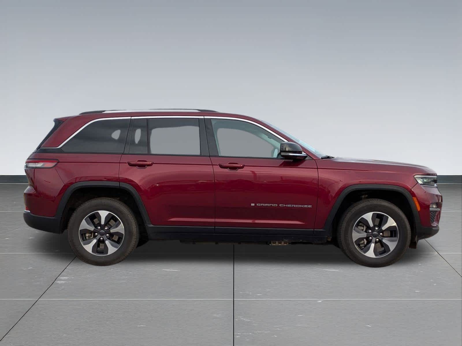 Thumbnail: 2024 Jeep Grand Cherokee - 6