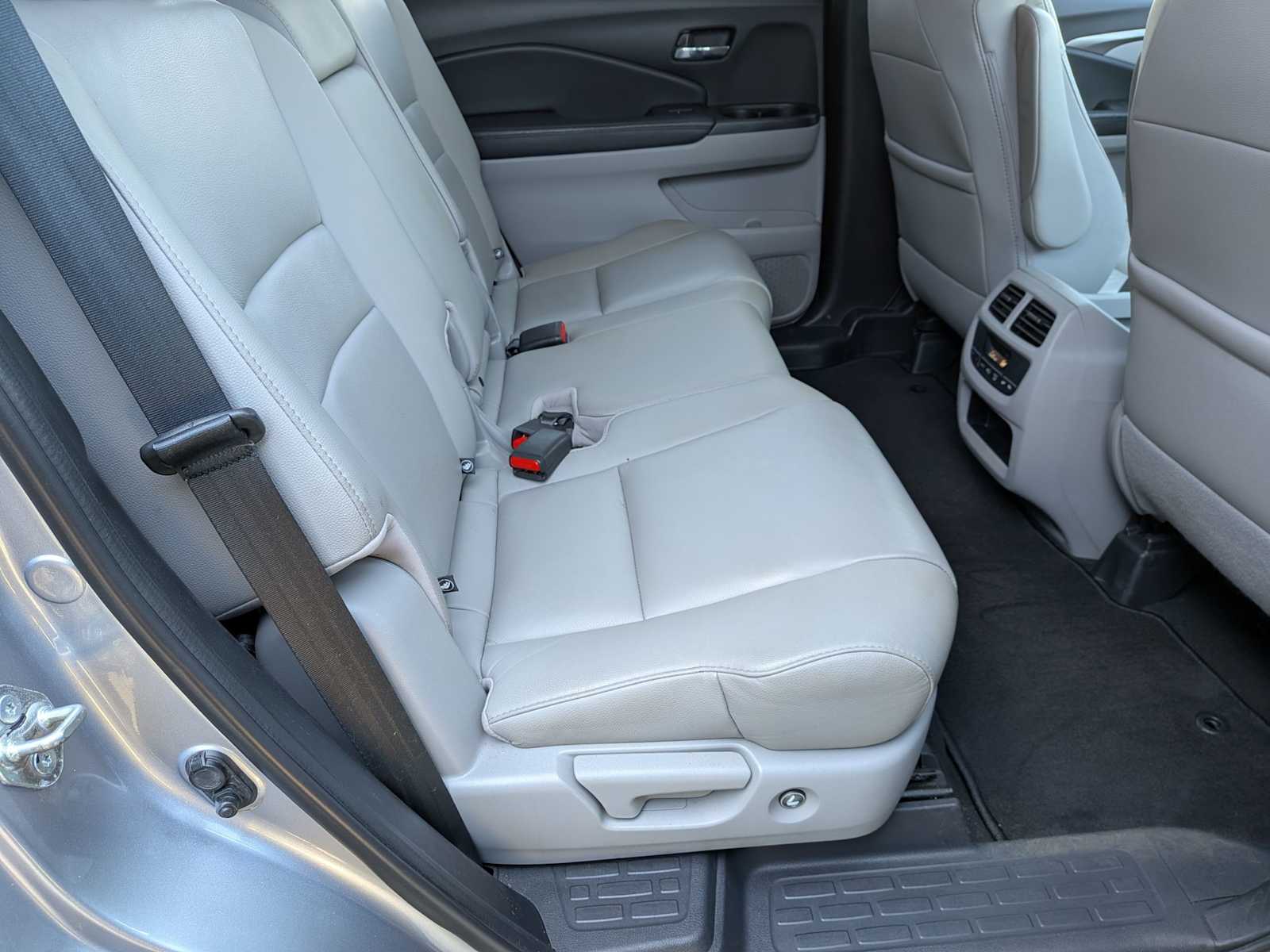 Thumbnail: 2018 Honda Pilot - 20