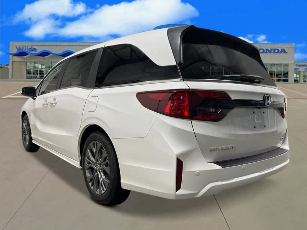 2026 Honda Odyssey Touring photo 3