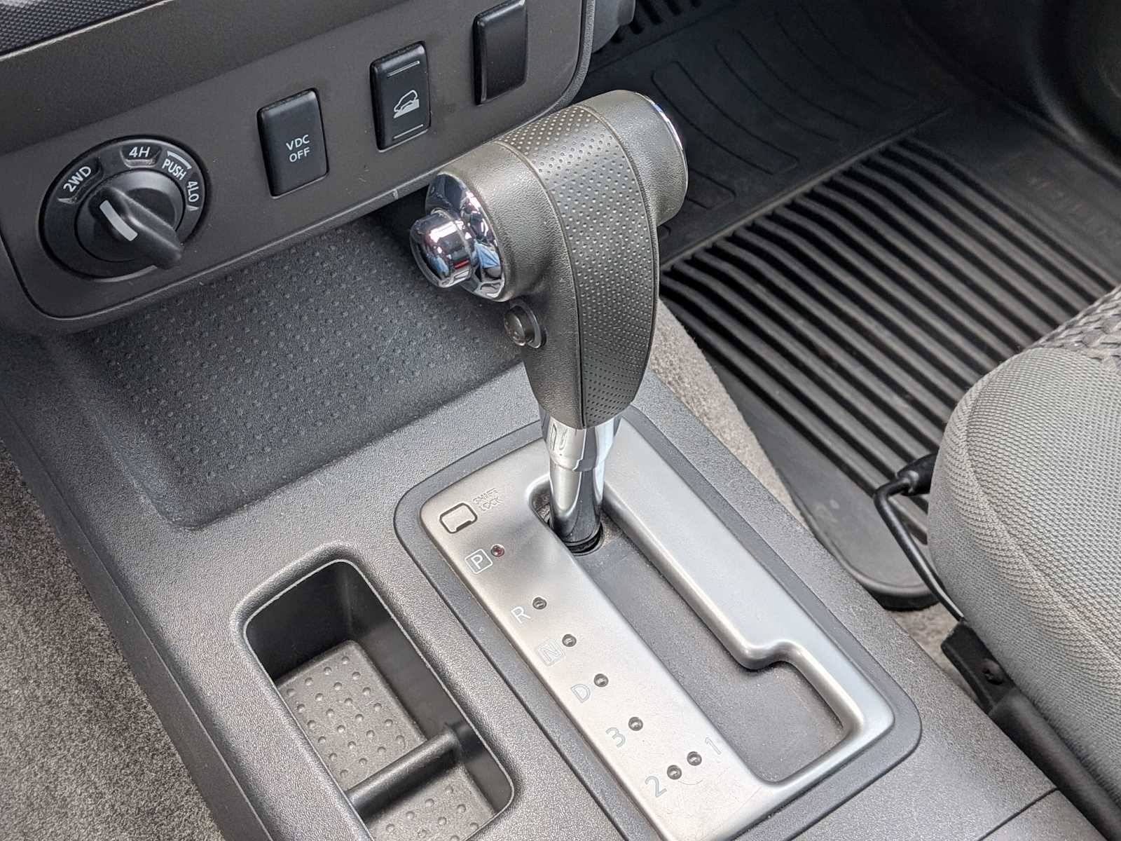 Thumbnail: 2011 Nissan Frontier - 27