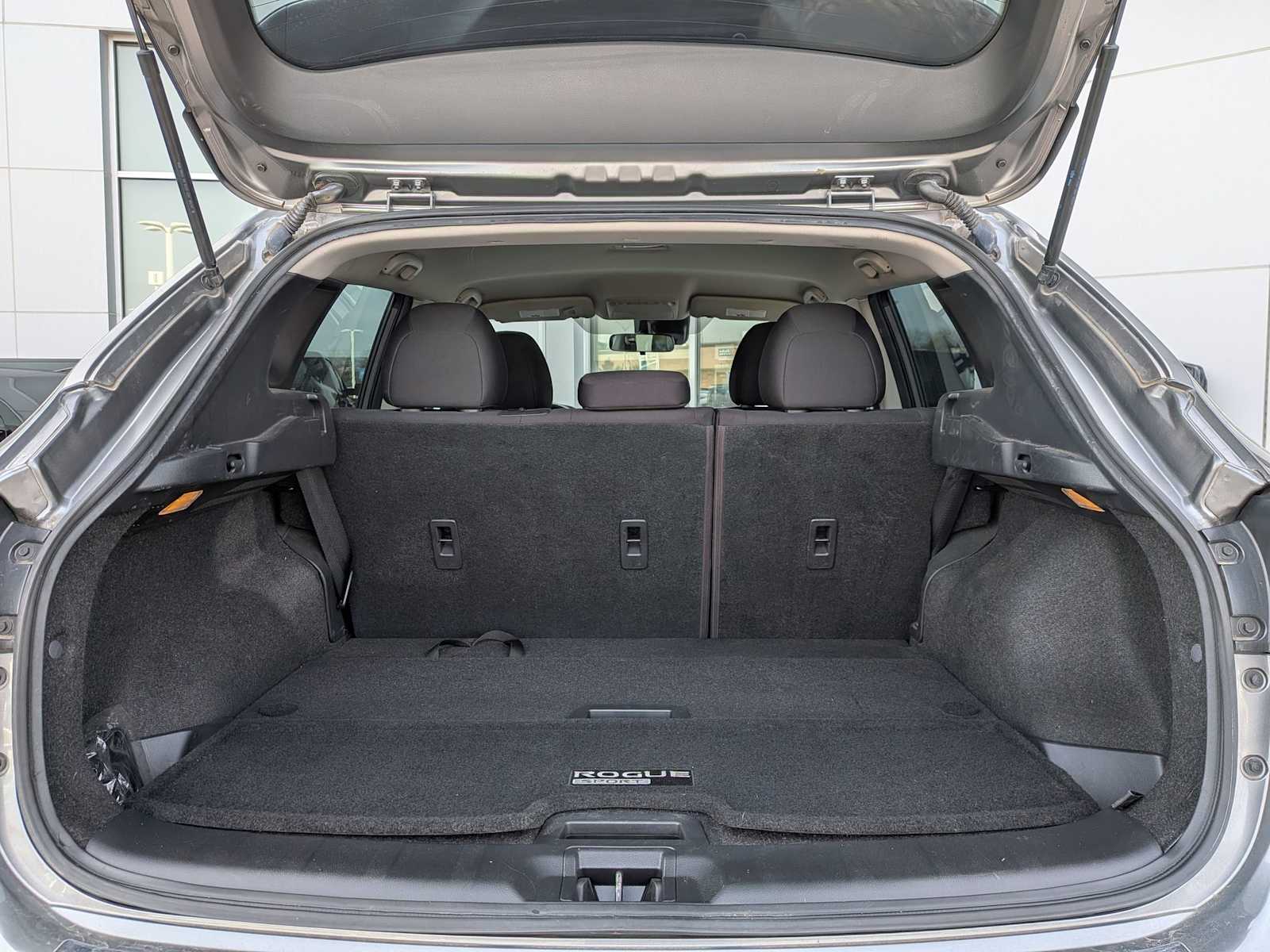 Thumbnail: 2021 Nissan Rogue Sport - 31