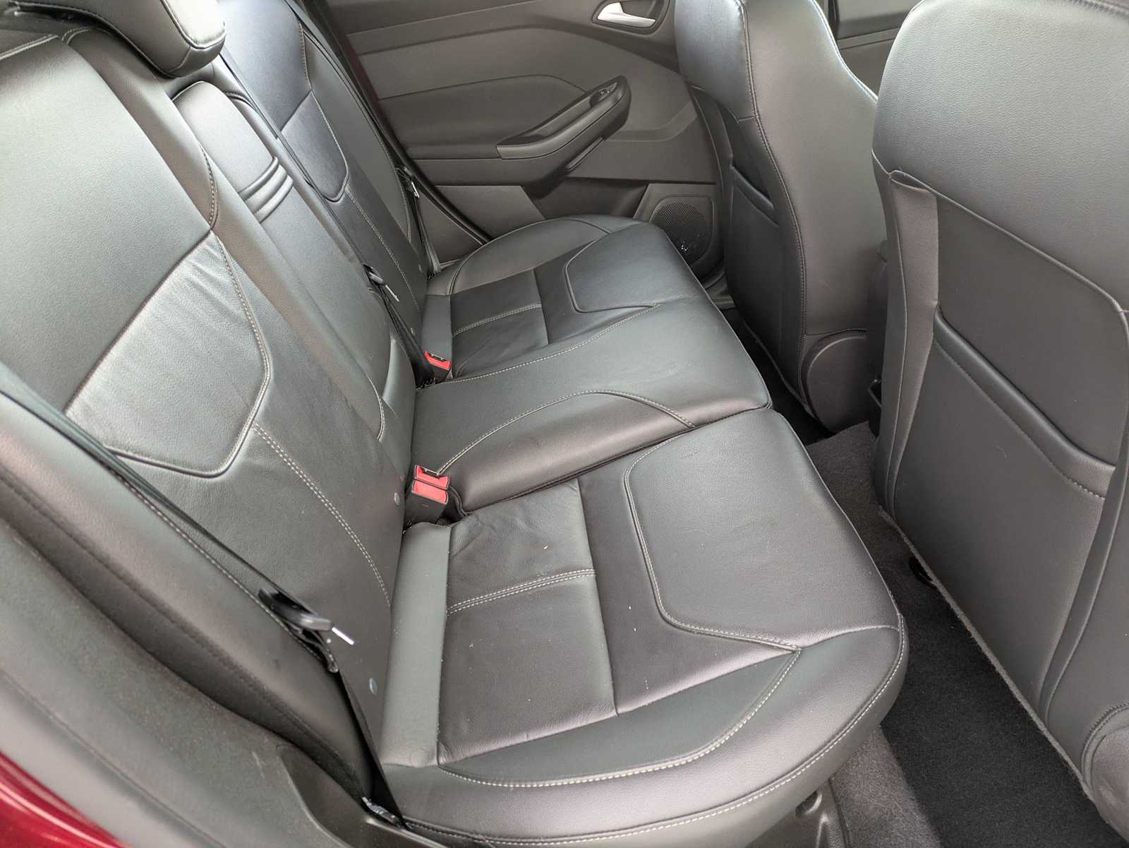 Thumbnail: 2016 Ford Focus - 18