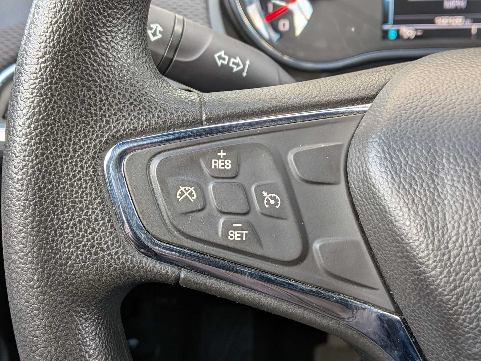 Thumbnail: 2017 Chevrolet Cruze - 23