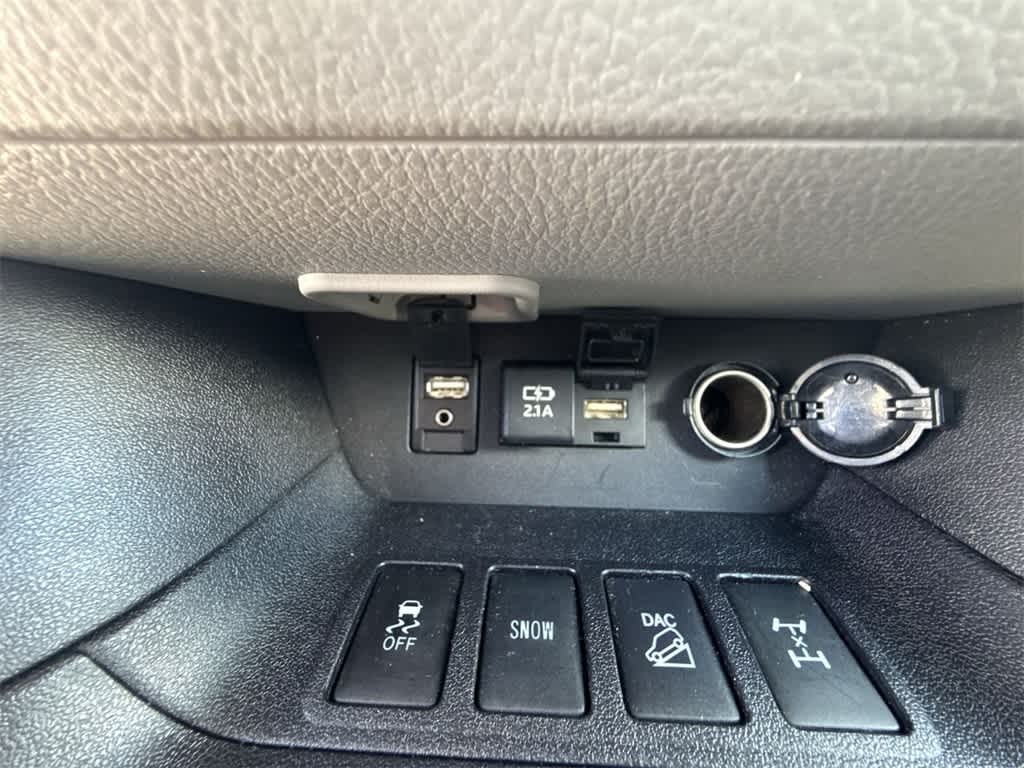 Thumbnail: 2019 Toyota Highlander - 32