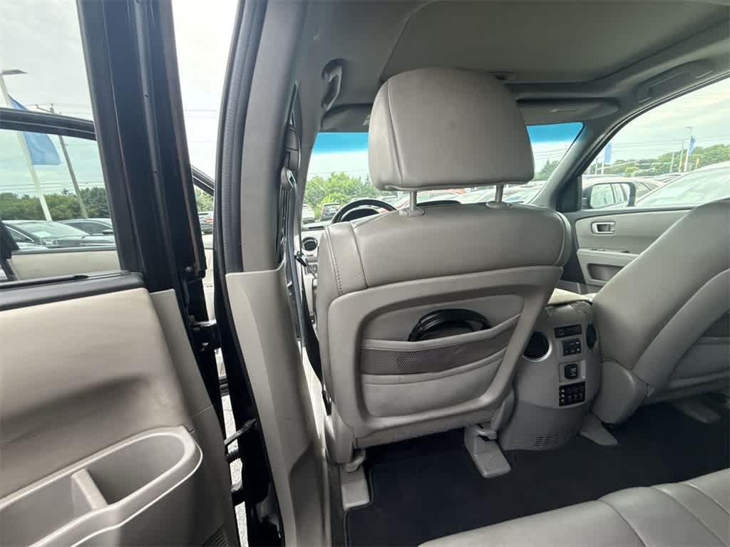 Thumbnail: 2011 Honda Pilot - 17