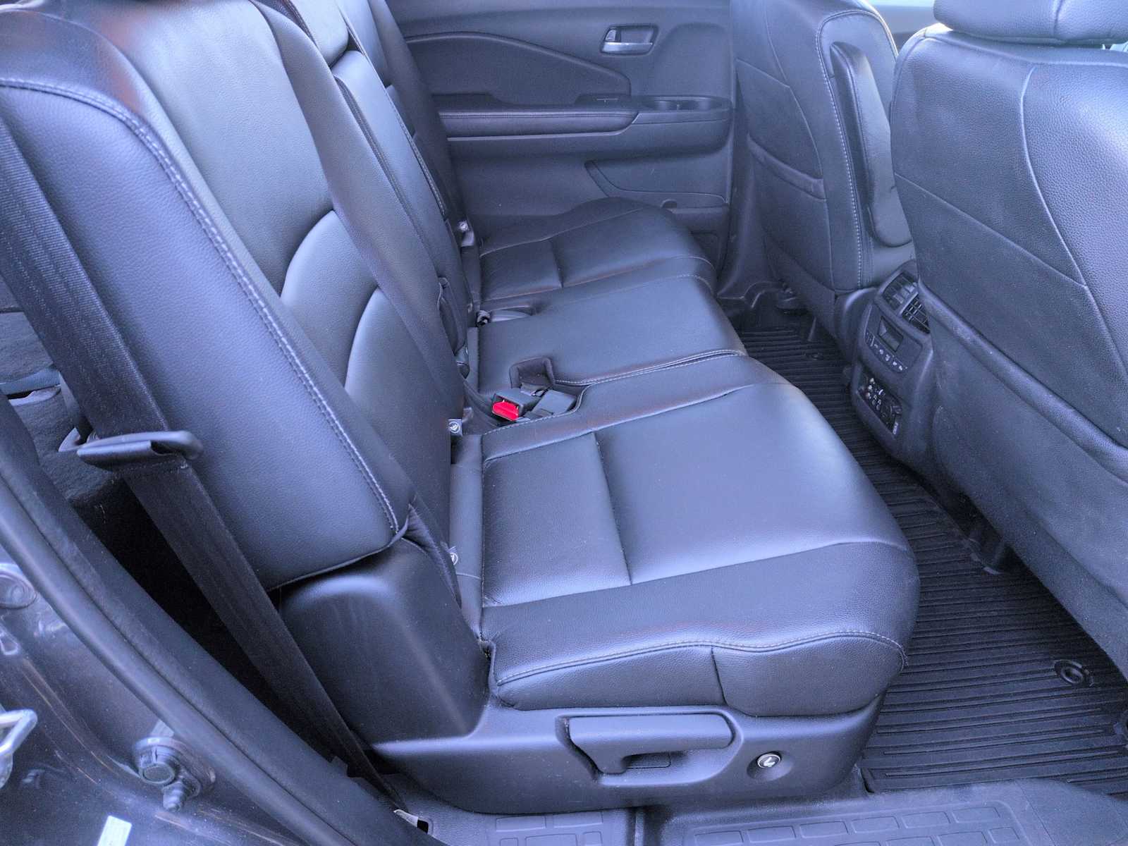 Thumbnail: 2016 Honda Pilot - 21