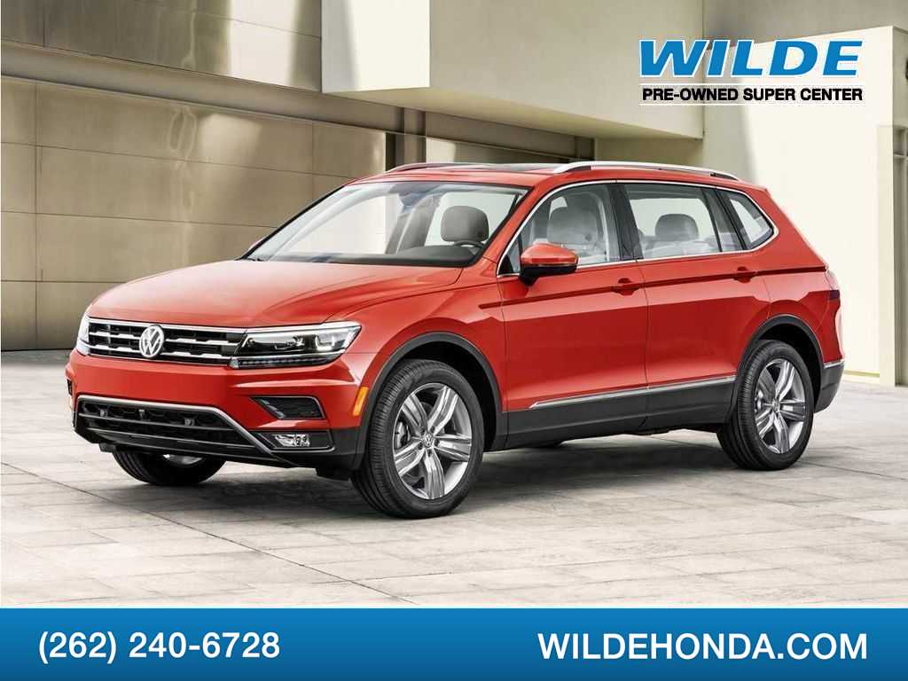 2018 Volkswagen Tiguan 2.0T -
                  Waukesha, WI