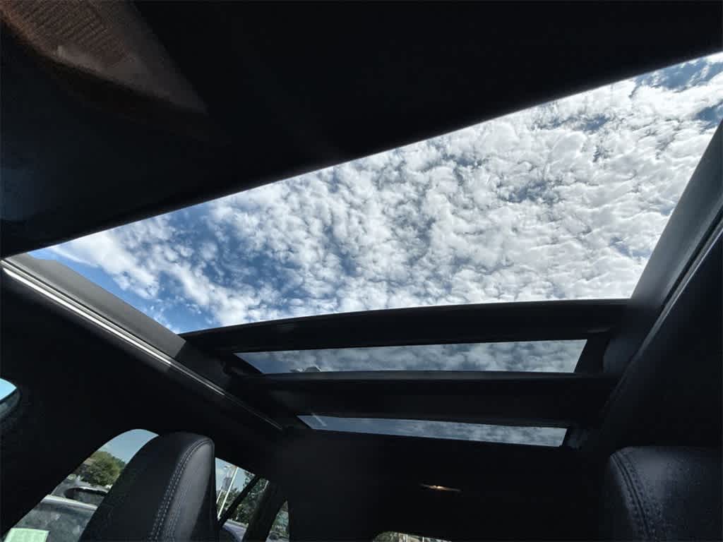 Thumbnail: 2021 Toyota RAV4 - 18