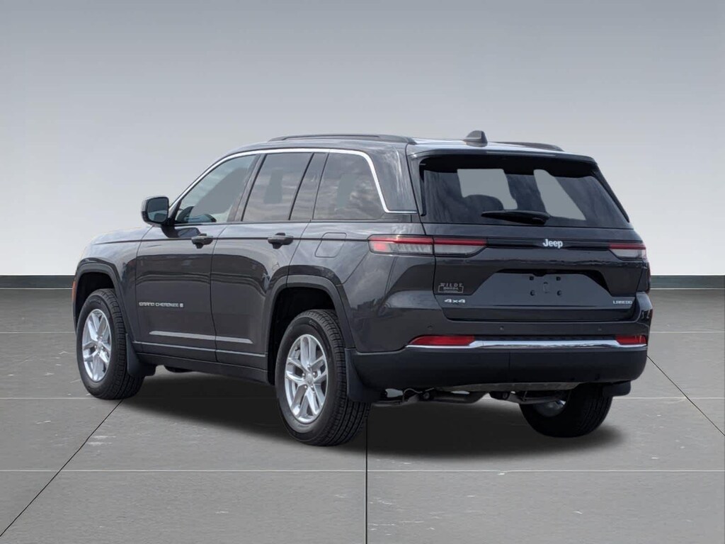 Used 2025 Jeep Grand Cherokee Laredo SUV