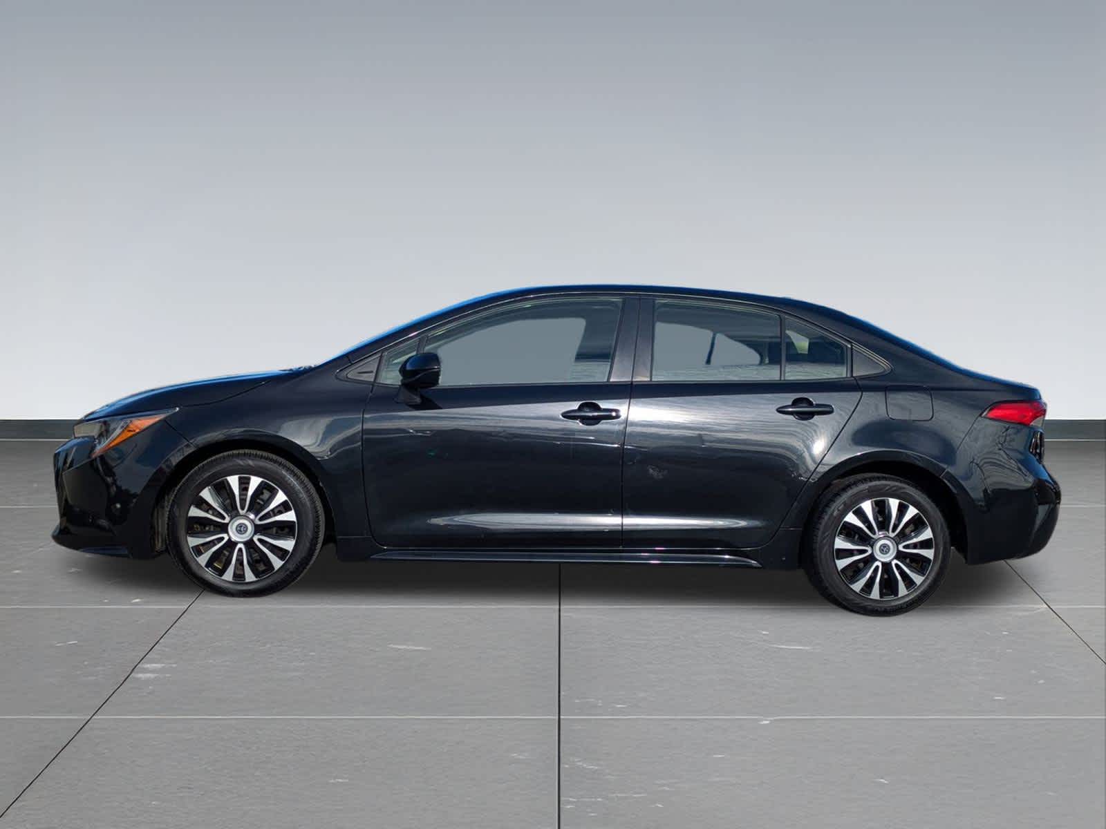 Thumbnail: 2022 Toyota Corolla - 3