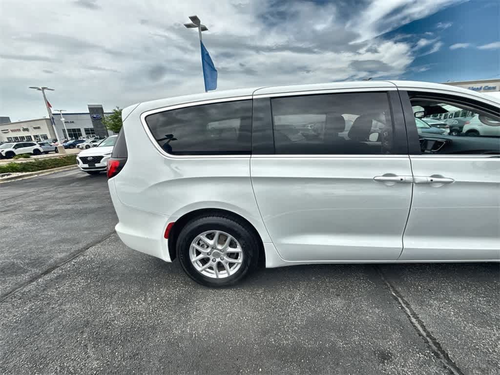 Thumbnail: 2023 Chrysler Voyager - 6