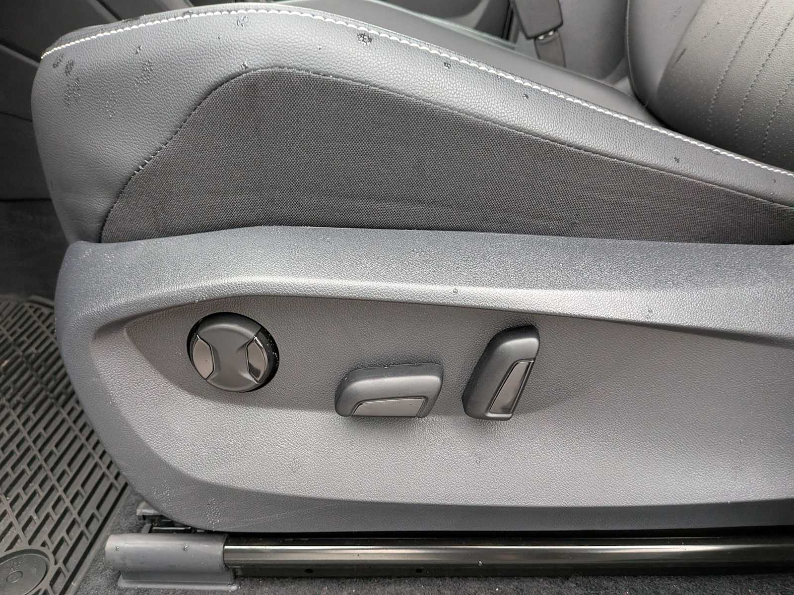 Thumbnail: 2024 Volkswagen Tiguan - 16