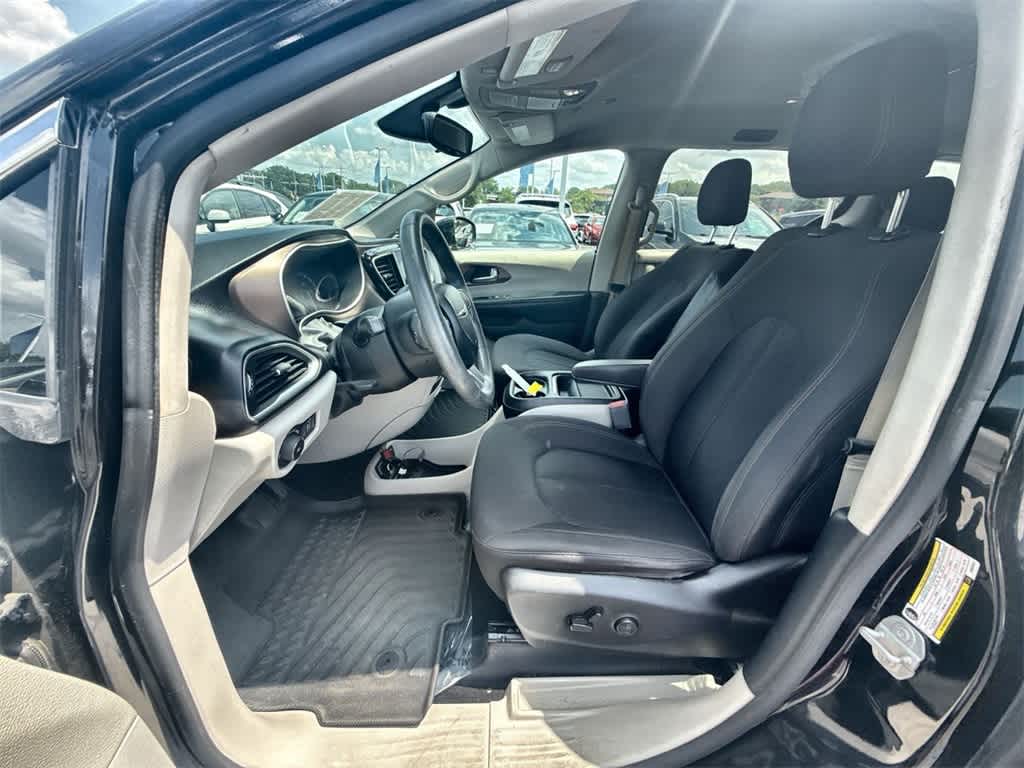 Thumbnail: 2018 Chrysler Pacifica - 2