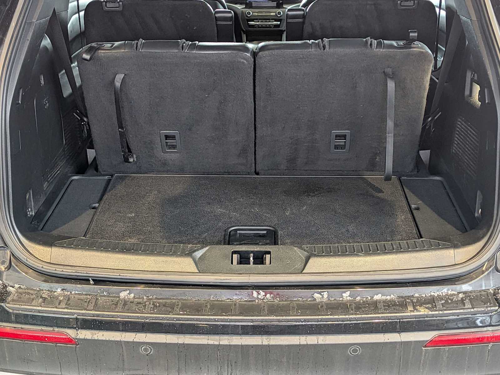 Thumbnail: 2020 Ford Explorer - 32