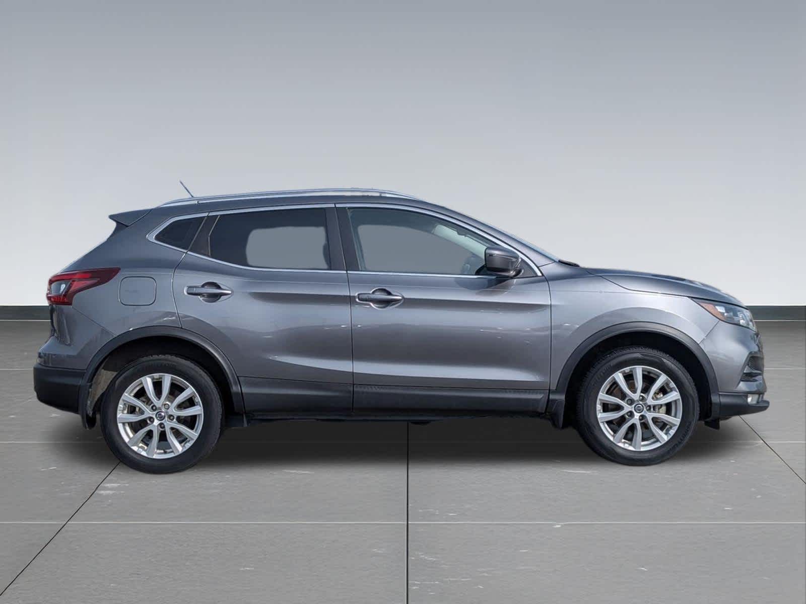 Thumbnail: 2021 Nissan Rogue Sport - 6