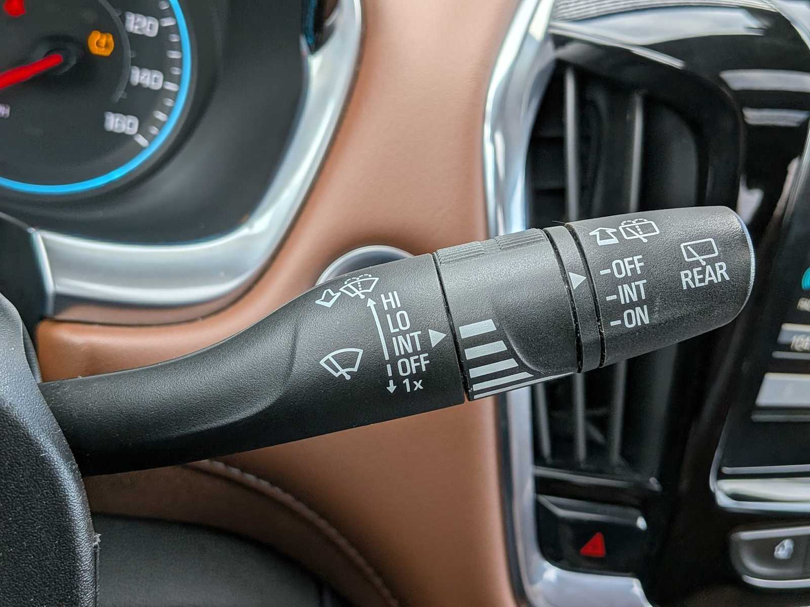 Thumbnail: 2019 Chevrolet Traverse - 26