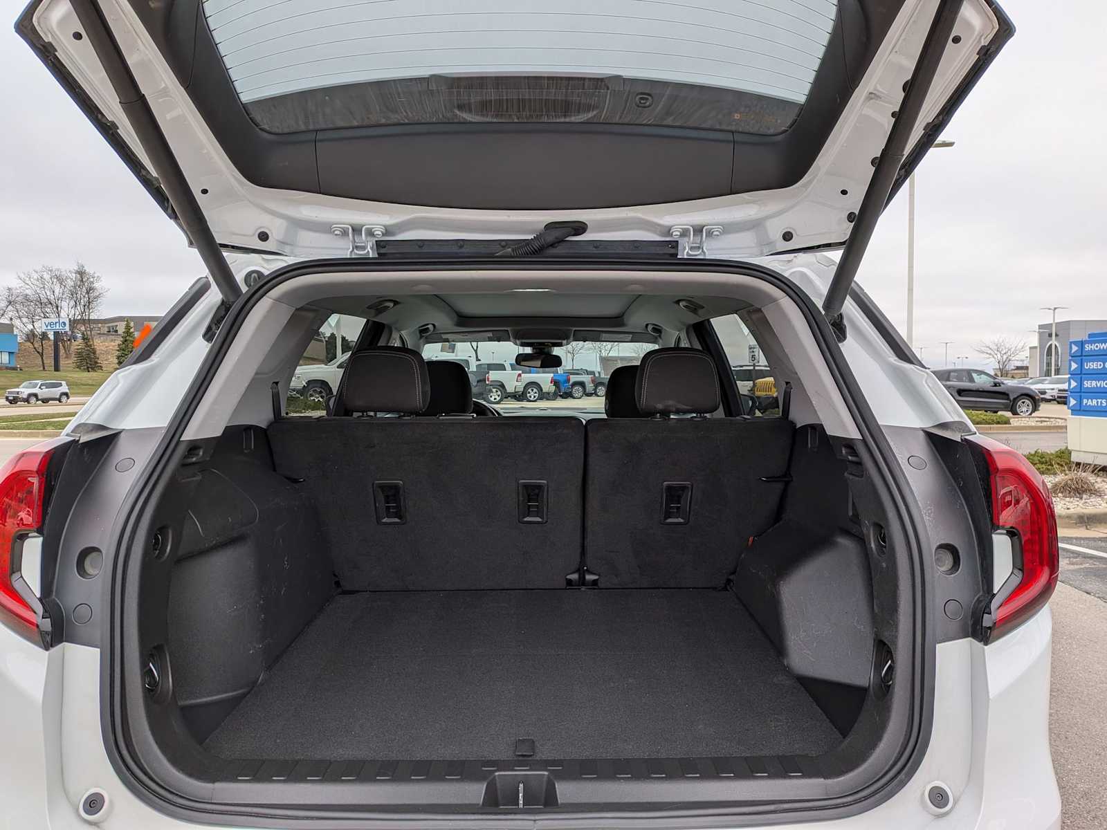 Thumbnail: 2023 GMC Terrain - 31